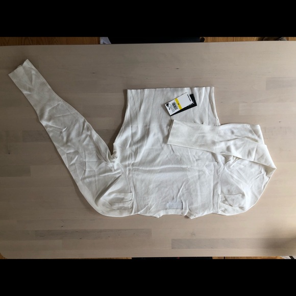 NWT Weworewhat Danielle Bernstein Puffsleeve cardi - Picture 3 of 3